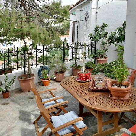 Grandmas Guest House Идра Экстерьер фото