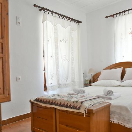 Grandmas Guest House Идра Экстерьер фото