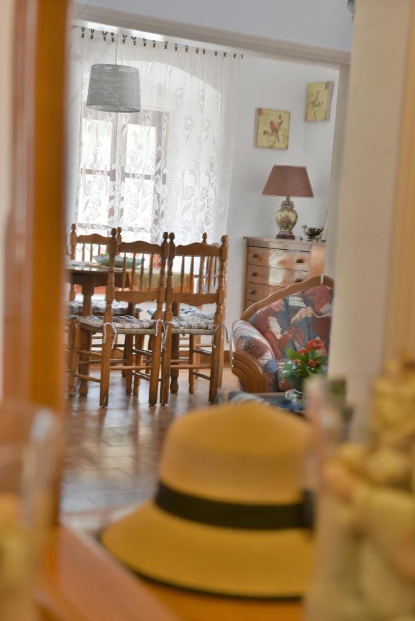 Grandmas Guest House Идра Экстерьер фото