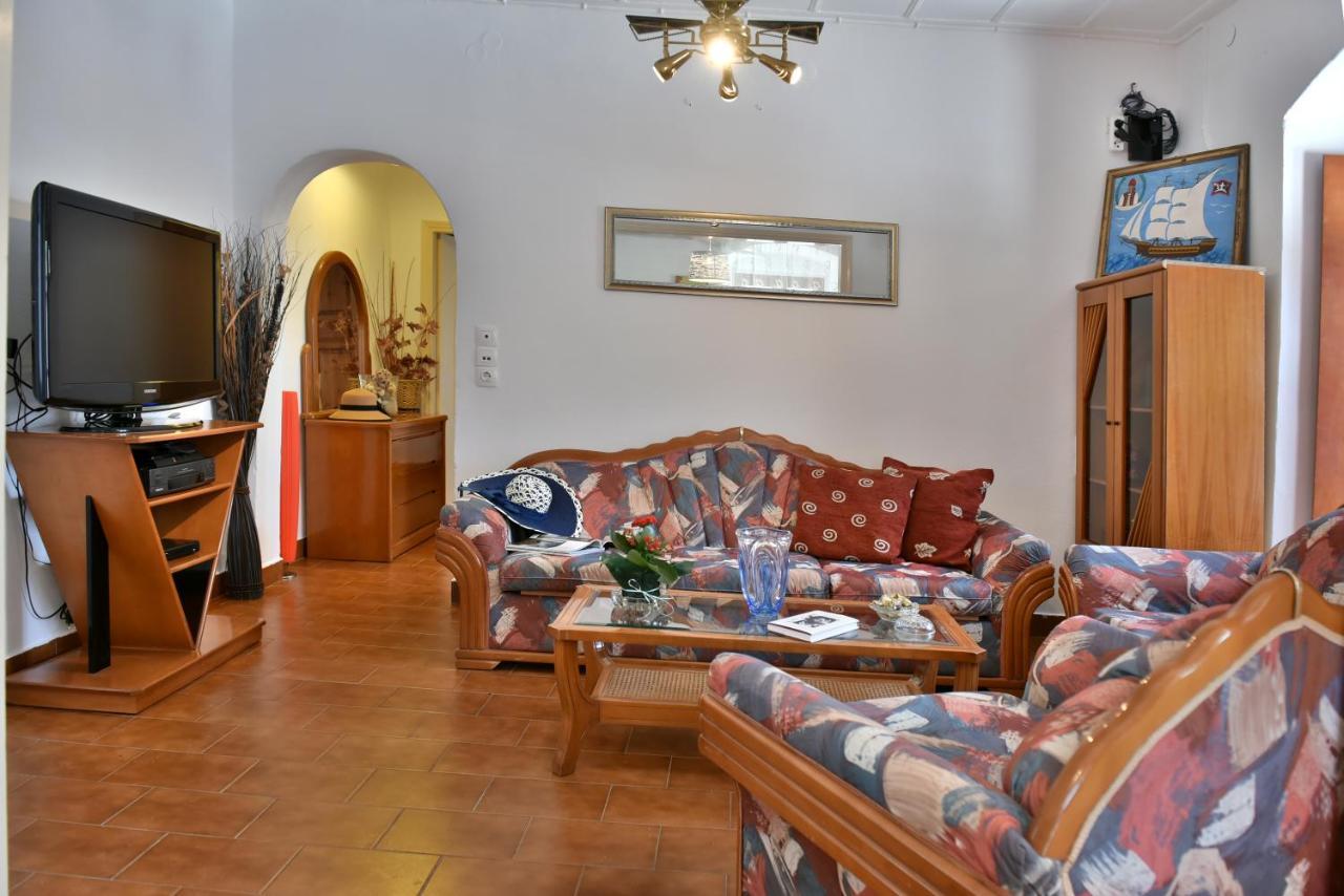 Grandmas Guest House Идра Экстерьер фото