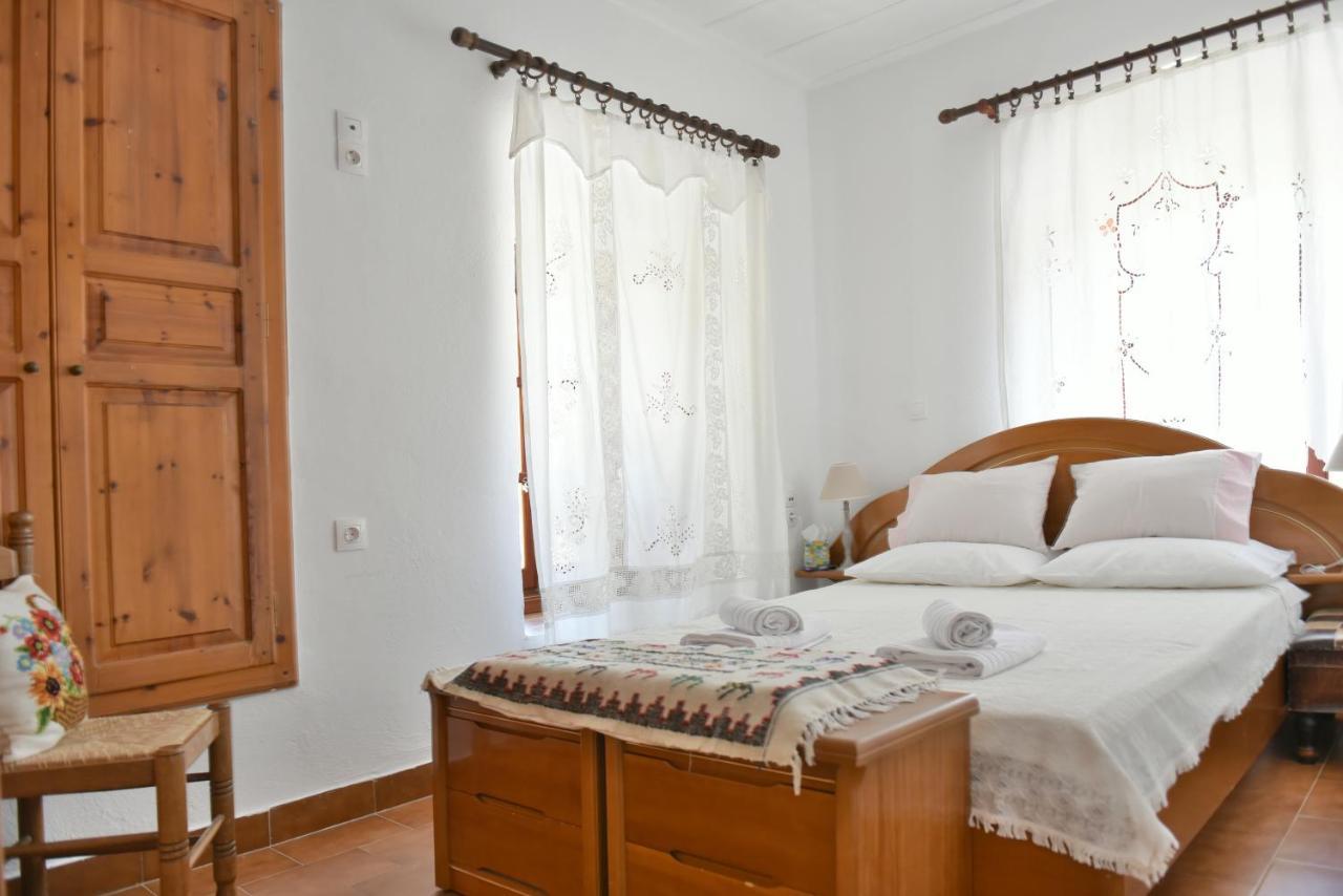 Grandmas Guest House Идра Экстерьер фото
