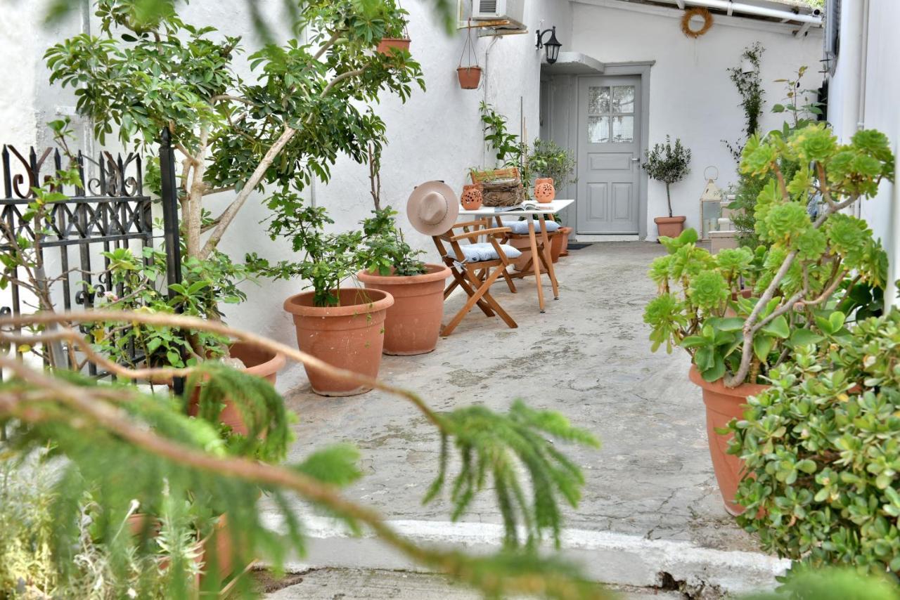 Grandmas Guest House Идра Экстерьер фото